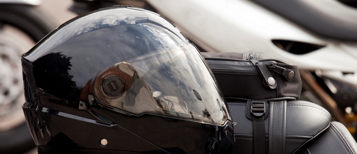 機車防護頭盔 : 本體 CNS 2396 / 鏡片 CNS 13370 法規知多少 ?