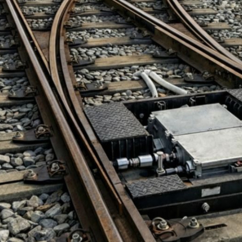 守護鐵道安全關鍵 : SGS鐵道轉轍器整合服務 - 環境試驗/第三方驗證/ISA獨立安全評估. 三大關鍵一次到位